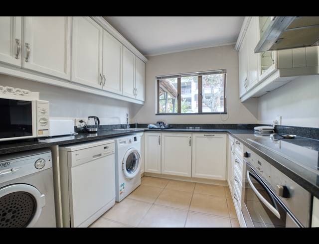 3 BEDROOM FLAT FOR SALE IN COMPENSATION BEACH